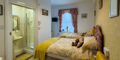 Listing image bedroom