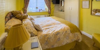 Listing image bedroom
