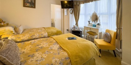 Listing image bedroom