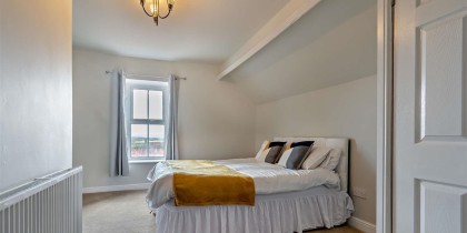 Listing image bedroom