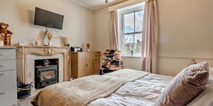Listing image bedroom
