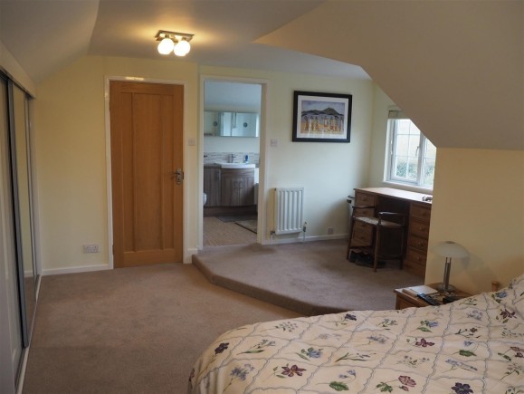 Listing image bedroom