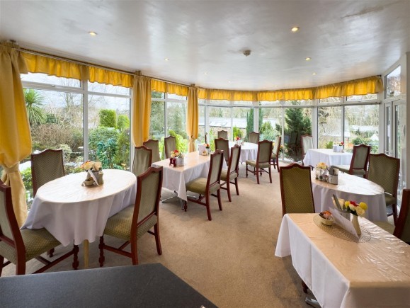 Listing image dining