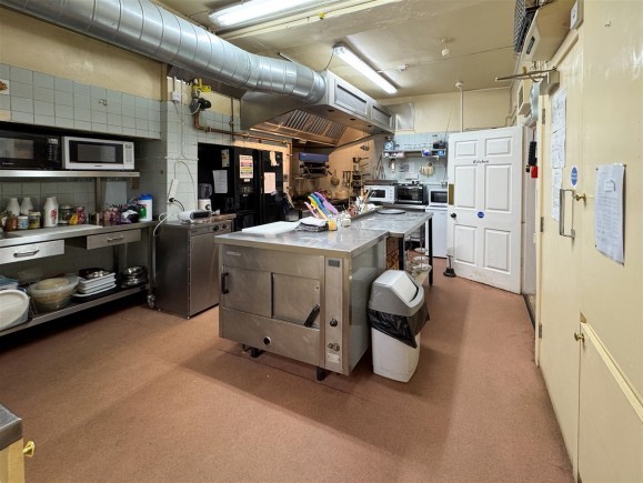 Listing image kitchen