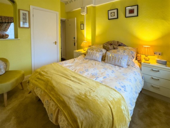 Listing image bedroom