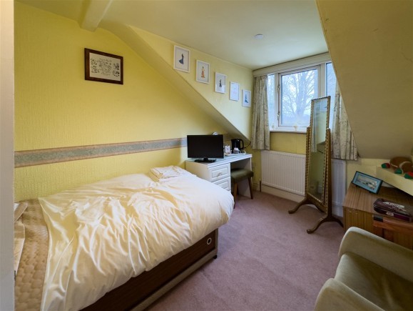 Listing image bedroom