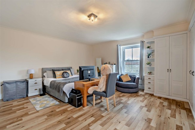 Listing image bedroom